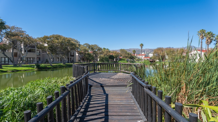 To Let 2 Bedroom Property for Rent in Greenways Golf Estate Western Cape